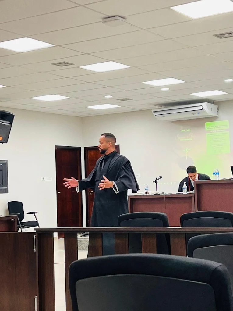 Advogado criminalista atuando em tribunal em Nova Mutum